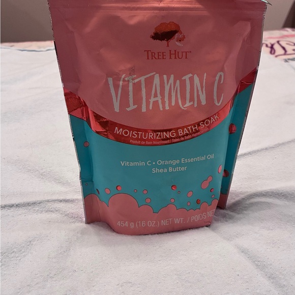 Tree Hut Other - Tree Hut Vitamin C Moisturizing Bath Soak - 16 oz